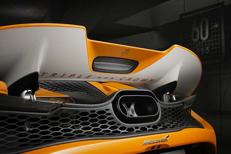 Las Triple Crown Stripes solo están disponibles para el 750S.