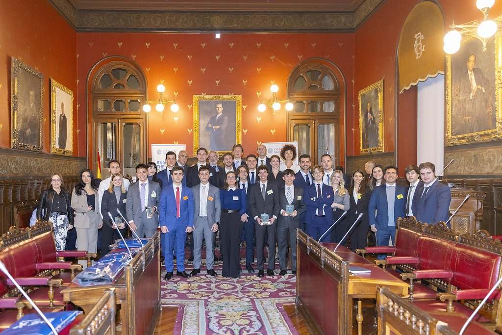 Fotografía de todos los participantes.