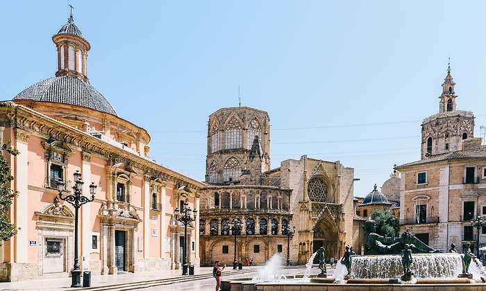 plaza-de-la-virgen-valencia-1.jpg