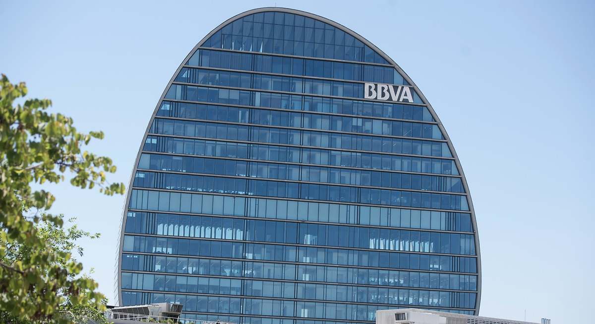 BBVA contempla realizar ajustes en su plantilla y en la de Sabadell una vez se puedan fusionar