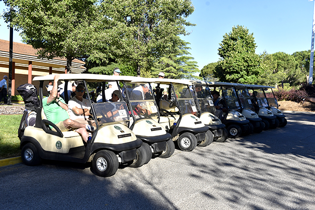 Salida de jugadores con los buggies