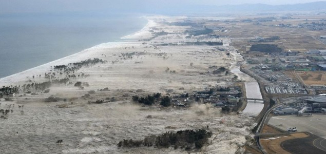 tsunami-reuters.jpg