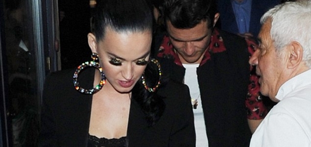 Katy Perry-Orlando Bloom-mailonline-635.jpg