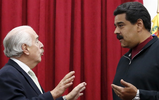La oposición venezolana logra la mayoría en el parlamento y rompe la hegemonía chavista tras 16 años