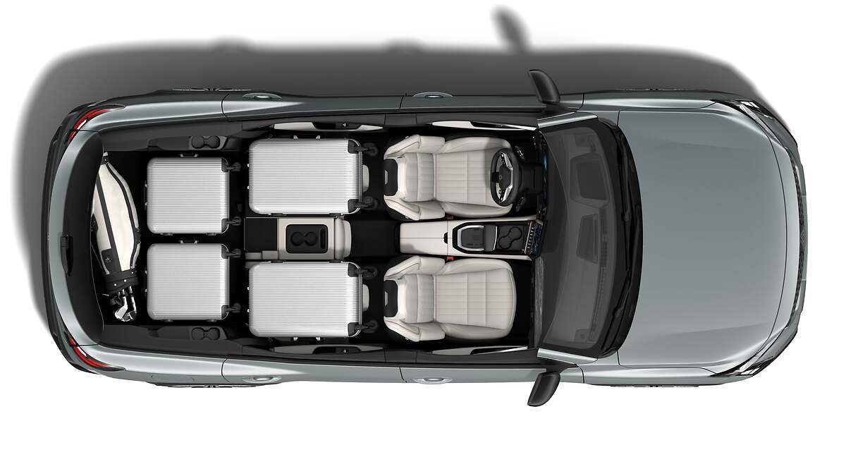 Renault Espace 2025. La banqueta de la segunda fila, deslizante en 22 cm, se puede reclinar en cuatro posiciones.
