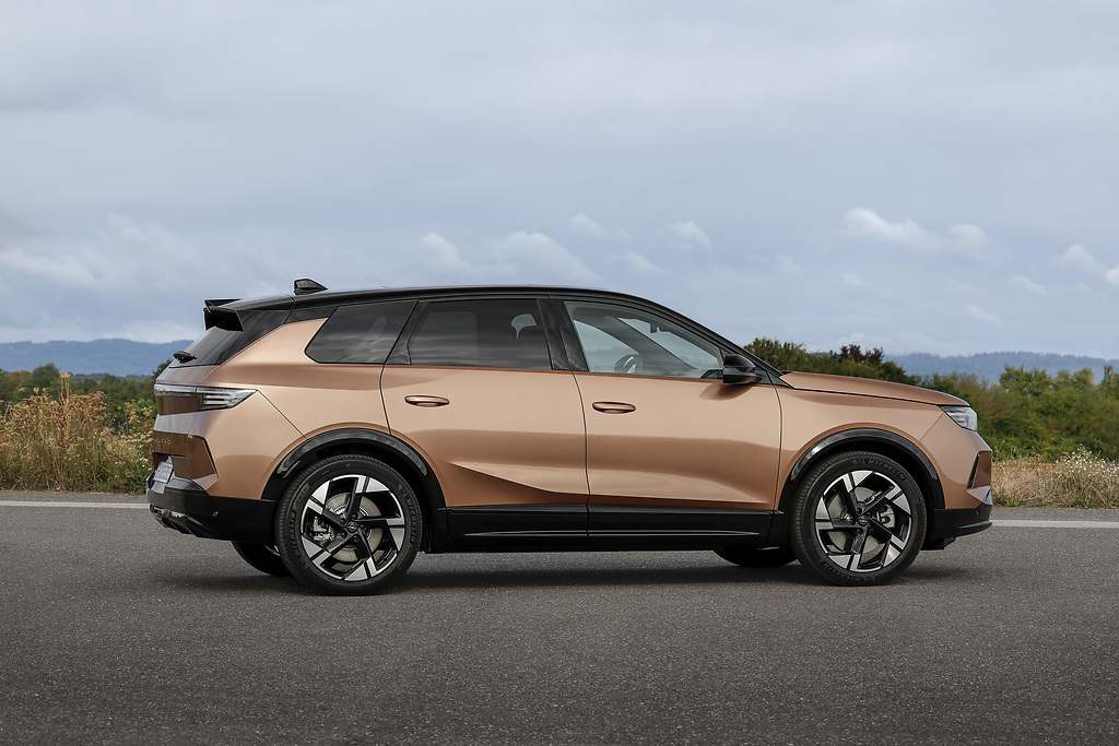 Opel Grandland 2025. El nuevo modelo representa el SUV tope de gama de la marca.