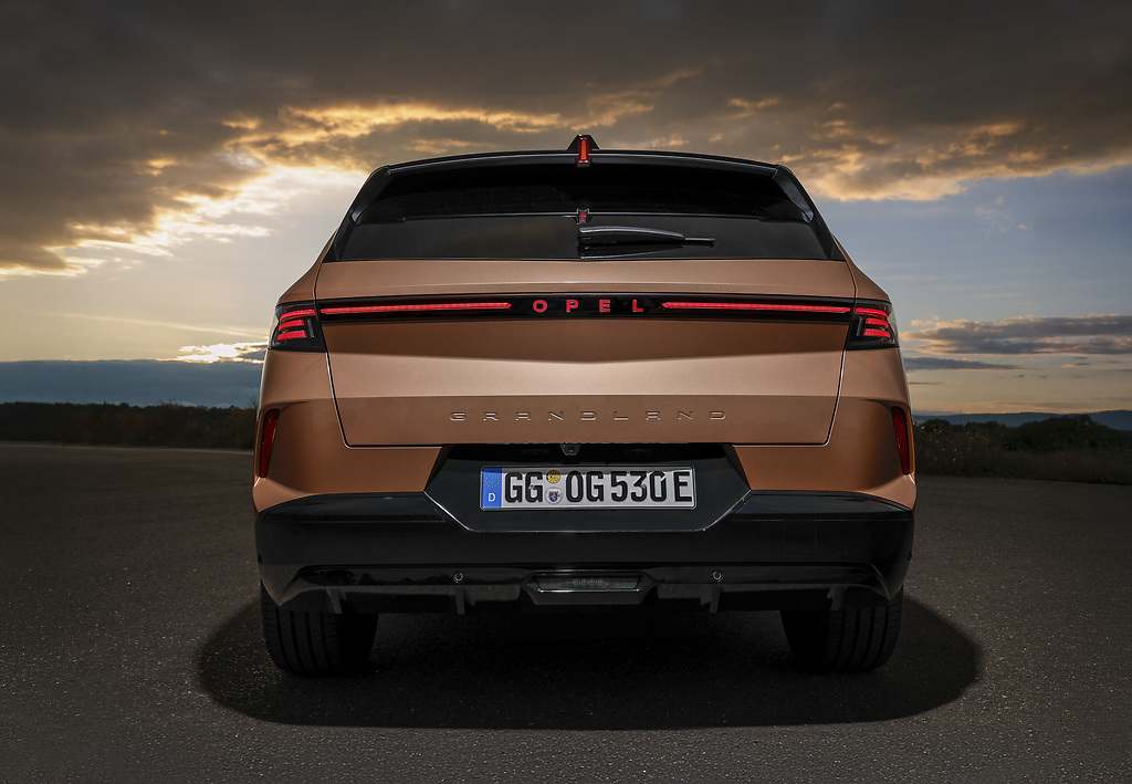 Opel Grandland 2025. El nuevo SUV se pone ya a la venta y las primeras unidades llegarán en noviembre a los concesionarios.
