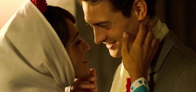 beso-ana-carlos-velvet.jpg