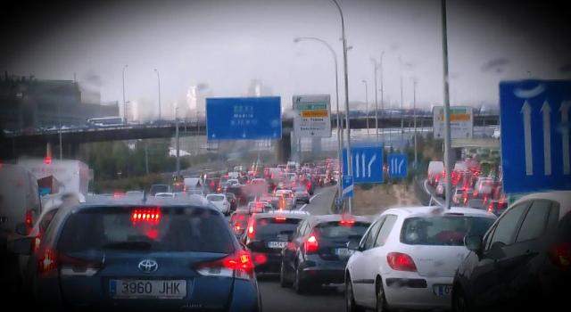 Atasco por la lluvia en Madrid.