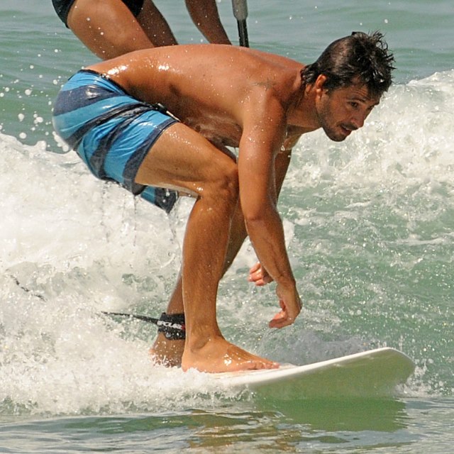 hugo-surf1.jpg