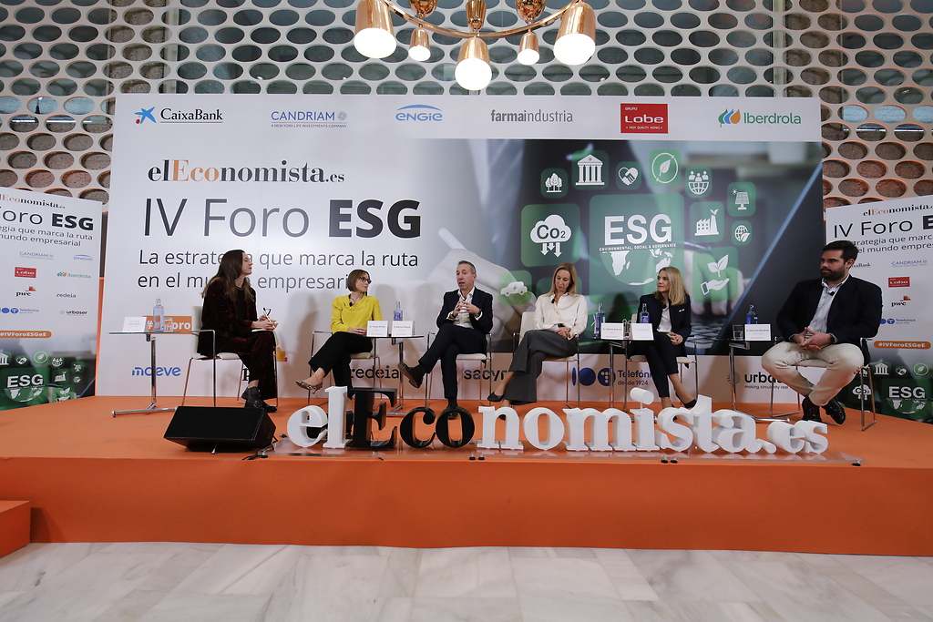 Mesa de debate IV