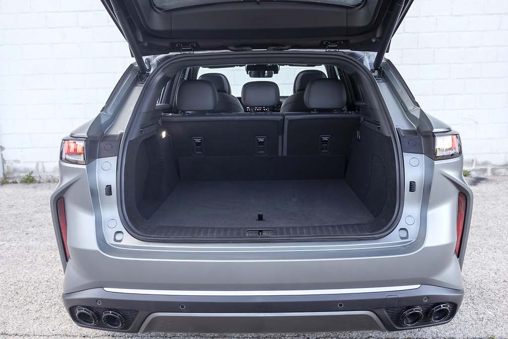 Nuevo Omoda 9 híbrido enchufable, con un mínimo de 471 litros de maletero