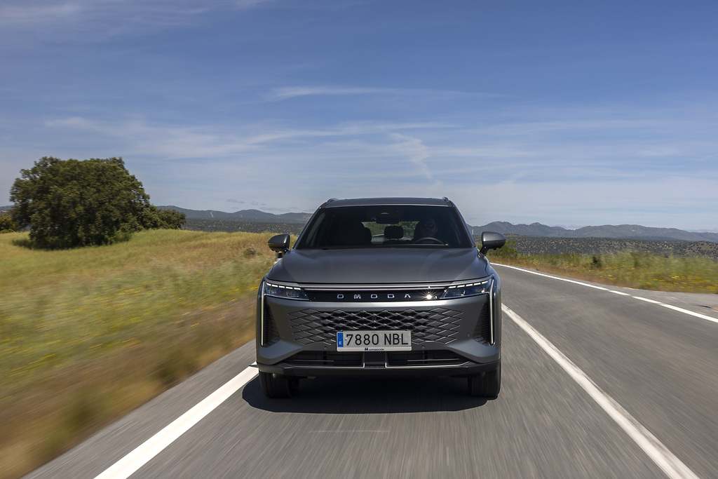 Nuevo Omoda 9 híbrido enchufable, con un frontal imponente