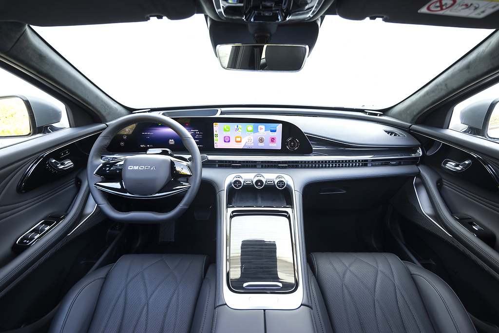 Nuevo Omoda 9 híbrido enchufable. Materiales de calidad y amplio interior
