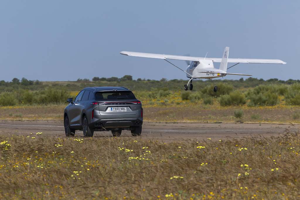 Nuevo Omoda 9 híbrido enchufable. La batería admite carga continua a un máximo de 65 kW (del 30 al 80 % en 25 minutos).