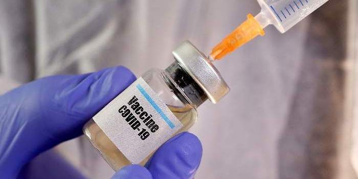 vacuna-coronavirus-covid-19-bote-jeringuilla-reuters-700x350.jpg