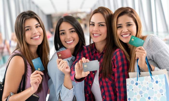 millenials-tarjetas-compras-istock.jpg