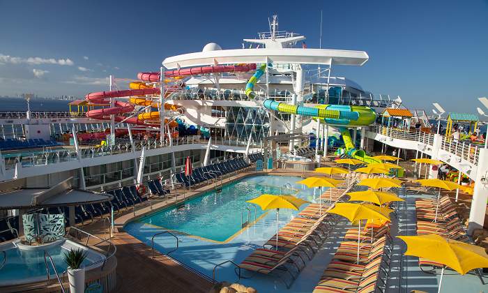 royal-caribbean-cubierta-barco.jpg