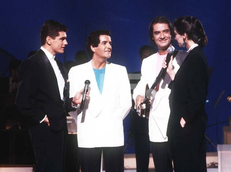 En 'Sábado noche' en 1987. En la imagen aparecen junto al presentador y actor Toni Cantó