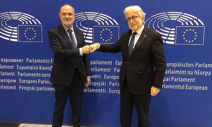 SanchezLlibreParlamEurop.jpg