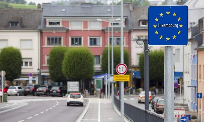 luxemburgo-cartel-frontera.jpg