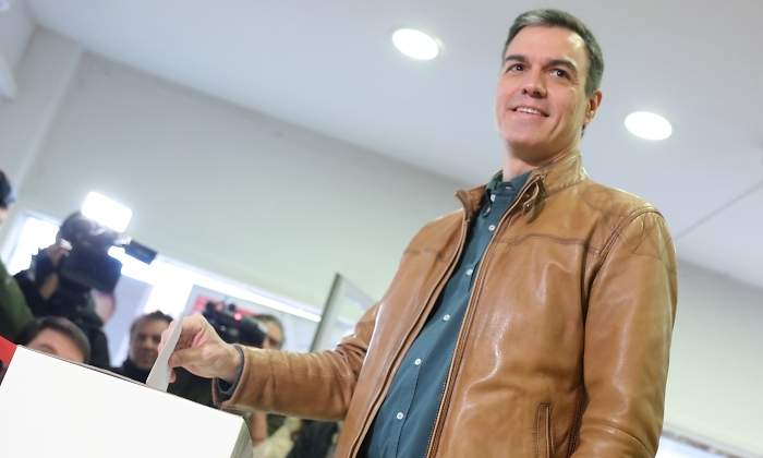 pedro-sanchez-vota-coalicion-podemos-ep.jpg