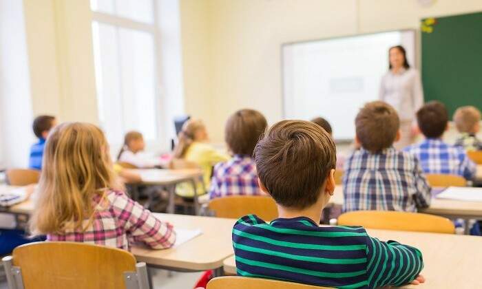 colegio-clase-dreamstime.jpg