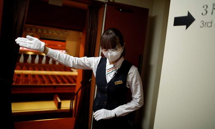coronavirus-japon-camarera-reuters.jpg