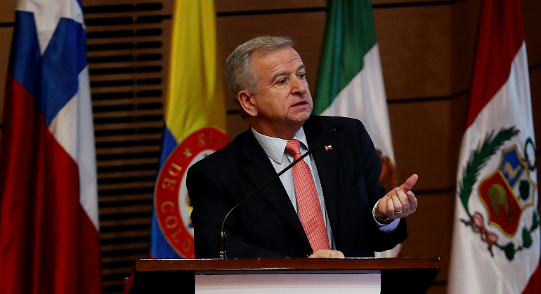 larrain-ministro-hacienda-efe.png