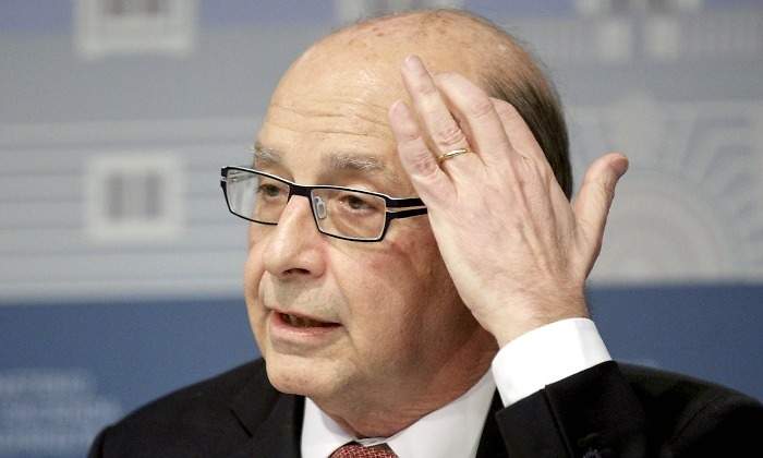 montoro-mano-reuters.jpg