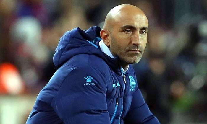 Abelardo-serio-banquillo-CampNou-2018-efe.jpg