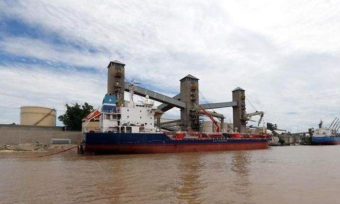 reuters-barco-buque-puerto.jpg