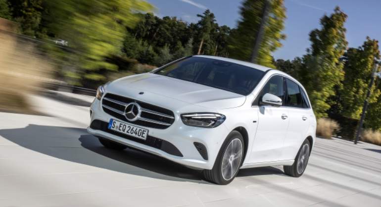 Mercedes B250 e híbrido enchufable.