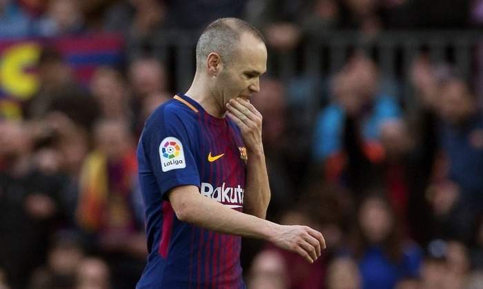 Iniesta-preocupado-2018-CampNou-efe.jpg