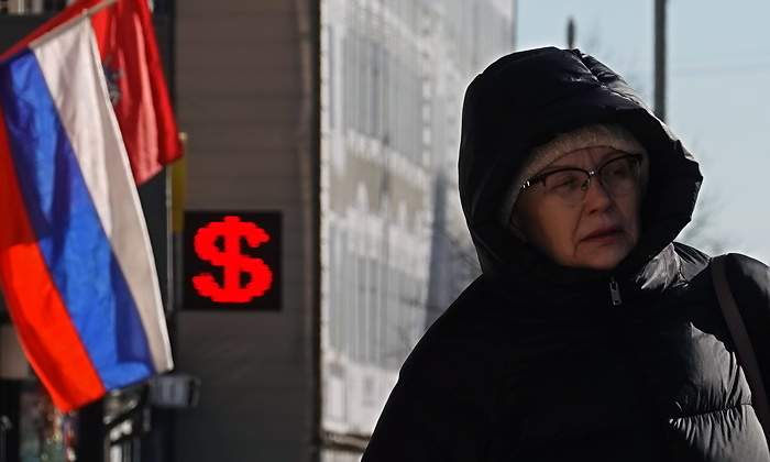 ciudadana-rusa-dolar-efe.jpg