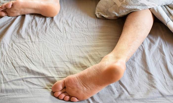 Pies-de-una-persona-durmiendo-iStock.jpg