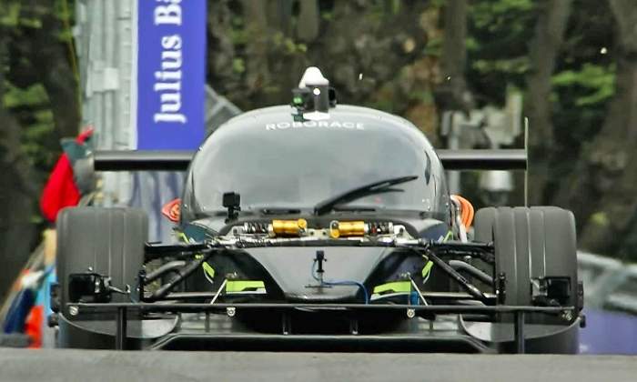 roborace-01.jpg