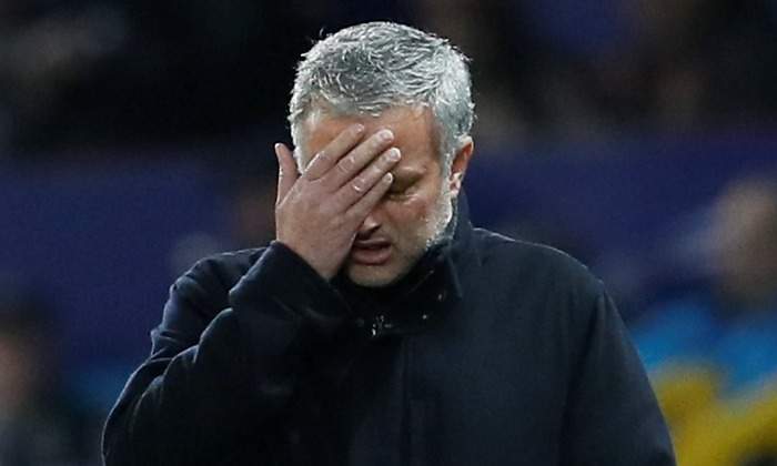 Mourinho-tapa-cara-2018-United-Sevilla-reuters.jpg