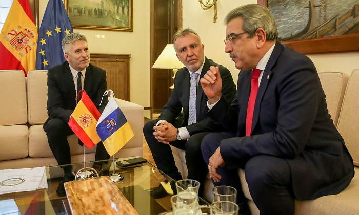 El ministro del Interior Fernando Grande-Marlaska reunido con el presidente y el vicepresidente de Canarias ngel Vctor Torres y Romn Rodrguez