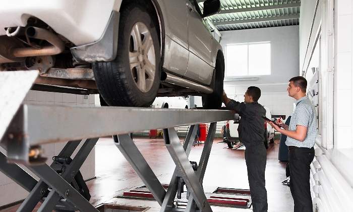 taller-coche-dreamstime.jpg