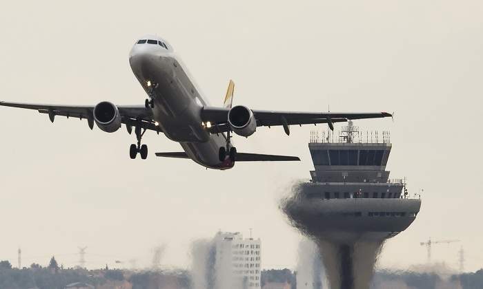 aena-torre-avion.jpg