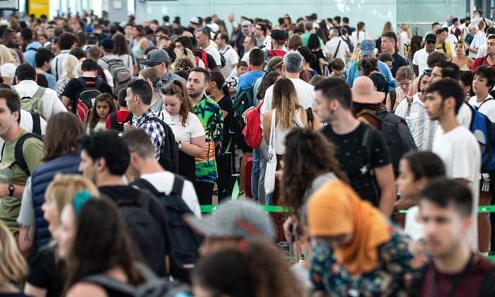 aeropuerto-prat-barcelona-colas-efe.jpg