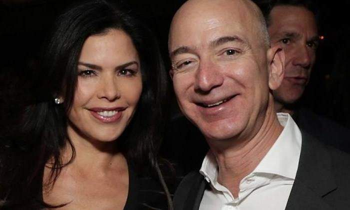 jeff-bezos-lauren-anillo770.jpg