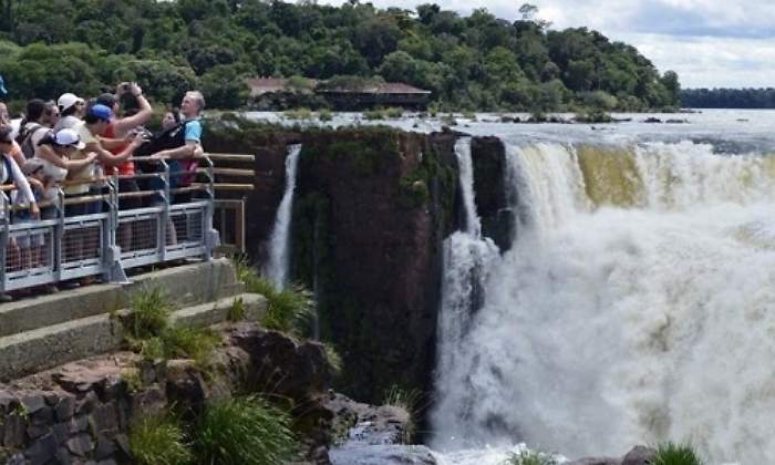 Turismo-cataratas-770.jpg