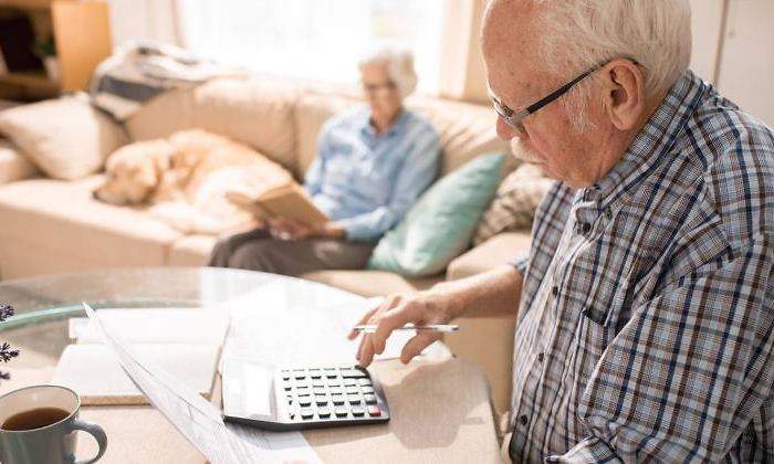 jubilados-calculadora-alamy.jpg