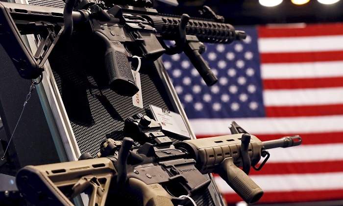 armas-smith-&-wesson-estados-unidos-bandera-reuters.jpg