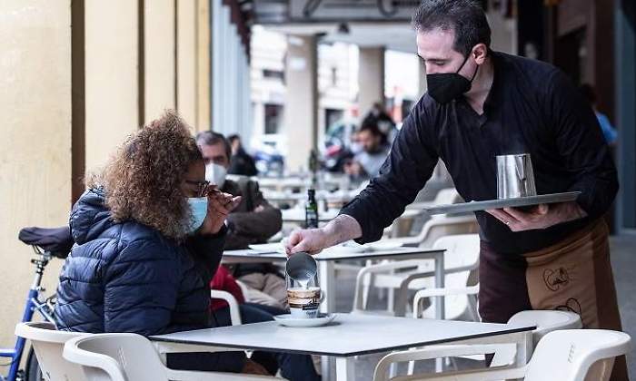 hosteleria-camarero.jpg