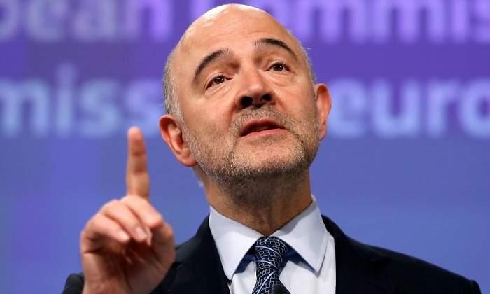 moscovici-dedo-770-reuters.jpg