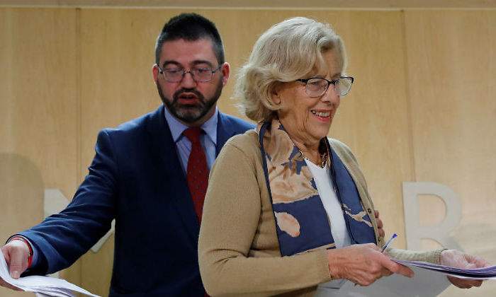 sanchez-mato-carmena-papeles-efe.jpg