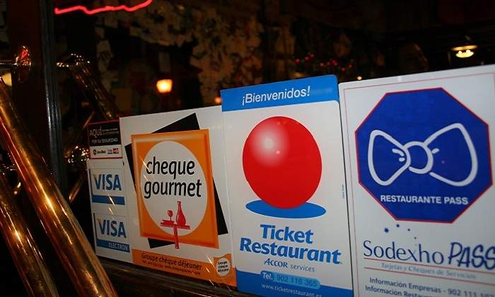 770-x-420-Cheques-Restaurante-Elisa-Senra.jpg